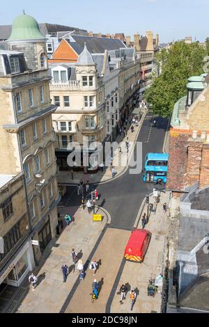 Broad Street depuis la tour saxonne de l'église St Michael's, Cornmarket Street, Oxford, Oxfordshire, Angleterre, Royaume-Uni Banque D'Images