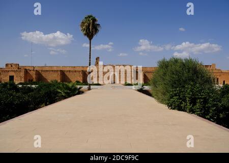 Maroc Marrakech - Palais El Badii vue panoramique sur le jardin Banque D'Images