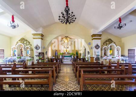 Intérieur du Simbaan a bassis, une ancienne chapelle de cimetière dans la ville du patrimoine mondial de l'UNESCO de Vigan à Ilocos sur, Philippines Banque D'Images