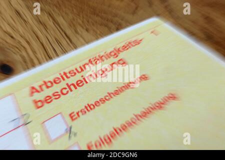 11.02.2019, Berlin, Berlin, Allemagne - photo de symbole, certificat d'incapacité de travail. 00S190211D110CAROEX.JPG [VERSION DU MODÈLE : NON APPLICABLE, PROPRIÉTÉ Banque D'Images