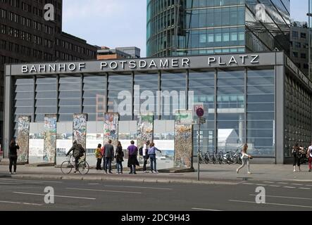 24.05.2019, Berlin, Berlin, Allemagne - Mémorial du mur de Berlin à la Potsdamer Platz. 00S190524D516CAROEX.JPG [AUTORISATION DU MODÈLE : NON, AUTORISATION DU PROPRIÉTAIRE : NON Banque D'Images