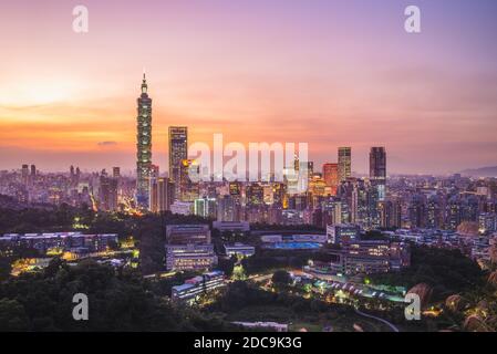 Paysage de la ville de Taipei à taiwan la nuit Banque D'Images