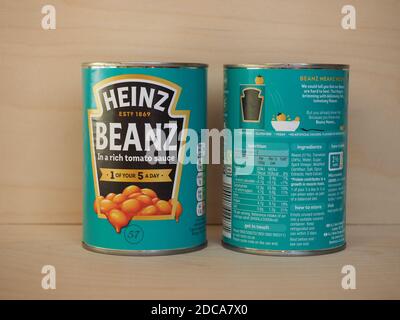 PITTSBURGH, États-Unis - VERS OCTOBRE 2020 : conserve de haricots Heinz cuits dans une sauce tomate Banque D'Images