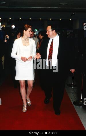 Sauspielerin Martina Gedeck BEI der Premiere des Spielfilms 'Frauen lügen nicht' à Köln, Allemagne 1998. Banque D'Images