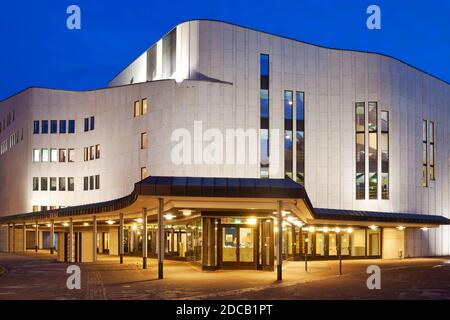 Théâtre Aalto dans la soirée, Allemagne, Rhénanie-du-Nord-Westphalie, région de la Ruhr, Essen Banque D'Images