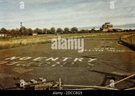 Aéroport de Manston Thanet Kent Royaume-Uni. Parking possible pour la pile d'opérations du Brexit pour le port de ferry de Douvres. Banque D'Images