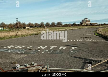 Aéroport de Manston Thanet Kent Royaume-Uni. Parking possible pour la pile d'opérations du Brexit pour le port de ferry de Douvres. Banque D'Images