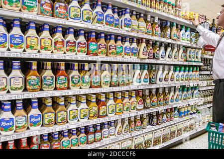 Miami Beach Florida, supermarché Publix Grocery Store, étagères pour pansements à salade, vente à l'intérieur Banque D'Images