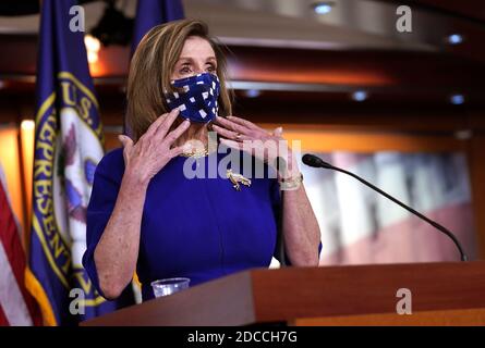 Washington, États-Unis. 20 novembre 2020. Présidente de la Chambre Nancy Pelosi, D-Californie, tient sa conférence de presse hebdomadaire à Washington, DC, le vendredi 20 novembre 2020. Photo de Kevin Dietsch/UPI crédit: UPI/Alay Live News Banque D'Images