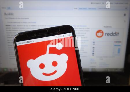 KONSKIE, POLOGNE - 18 août 2019 : logo Reddit affiché sur le téléphone mobile Banque D'Images