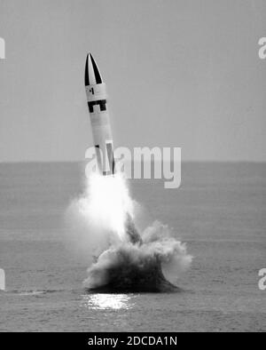 Lancement sous-marin du missile Polaris A-3, années 1960 Banque D'Images