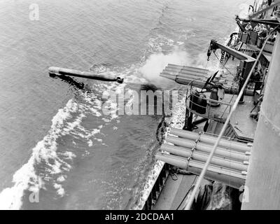 WWII, USS Dunlap tir Torpedo, 1942 Banque D'Images