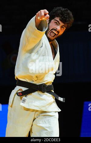 Prague, République tchèque. 20 novembre 2020. Tato Grigalashvili, de Géorgie, célèbre une victoire après une lutte contre Ivaylo Ivanov, de Bulgarie, lors de leur match masculin de moins de 81 kg aux championnats européens de judo à Prague, République tchèque, le 20 novembre 2020. Crédit : vit Simanek/CTK photo/Alay Live News Banque D'Images