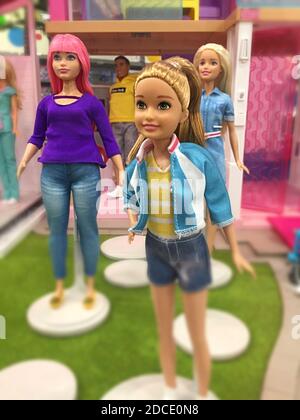 Le grand magasin phare de Macy, Barbie Doll Display, New York Banque D'Images