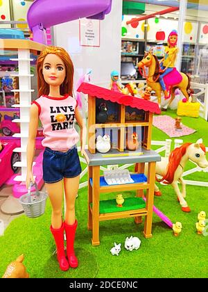 Le grand magasin phare de Macy, Barbie Doll Display, New York Banque D'Images