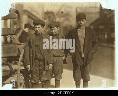 Kibbe's Candy Factory. Isaac Futterman, 15 ans, 108 Sharon St. Jacob Futterman, 16 ans, 108 Sharon St. Wm. Cohan, 16 ans, 102 Washburn St. Cocoanut Shvers at Kibbe's. Le Futterman Banque D'Images