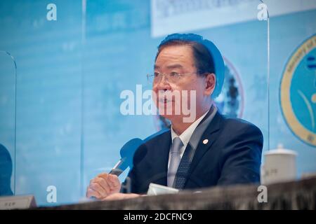 Taipei, Taïwan. 21 novembre 2020. Joseph Wu, du ministère des Affaires étrangères de Taïwan, assiste à une conférence de presse concernant le dialogue entre les États-Unis et Taïwan sur le Partenariat pour la prospérité économique, avec la participation de hauts fonctionnaires du ministère des Affaires étrangères, des Affaires économiques et du Yuan exécutif. Crédit : SOPA Images Limited/Alamy Live News Banque D'Images