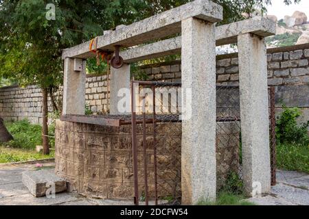 Temple Well qui est source d'eau pour un temple ancien, Avani, Karnataka, Inde Banque D'Images