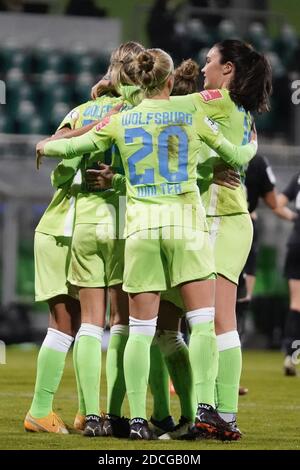 Pia-Sophie Wolter ( #20 Wolfsburg ), Ingrid Syrstad Engen ( #15 Wolfsburg ) pendant le match FlyerAlarm Frauenbundesliga entre VfL Wolfsburg et Eintracht Frankfurt au stade AOK de Wolfsburg. Julia Kneissl/SPP Banque D'Images