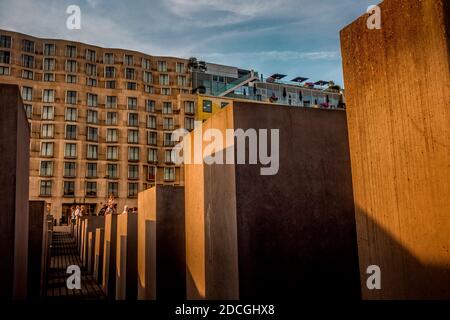 Soirée au Mémorial de l'Holocauste à Berlin, en Allemagne Banque D'Images