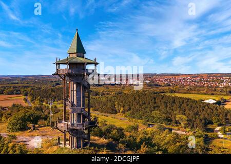 Point de vue de Margaret en Hongrie, entre la ville de Keszthely et la ville de Heviz. Cette petite tour unique construite par Wood. Le nom hongrois est Margit kilátó Banque D'Images