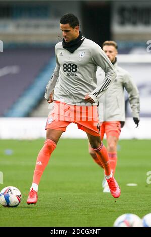 Robert Glatzel de Cardiff City se réchauffe lors du match de championnat EFL Sky Bet entre Millwall et Cardiff City à la Den, Londres, Angleterre, le 21 novembre 2020. Photo de Ken Sparks. Utilisation éditoriale uniquement, licence requise pour une utilisation commerciale. Aucune utilisation dans les Paris, les jeux ou les publications d'un seul club/ligue/joueur. Banque D'Images