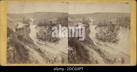 Vue depuis High Bank, Middle Horse Shoe Falls et Bridge au loin., E. & H.T. Anthony (ferme), 1880, New York (État), Portage (N.Y.), Genesee River (Pennsylvanie et N.Y Banque D'Images