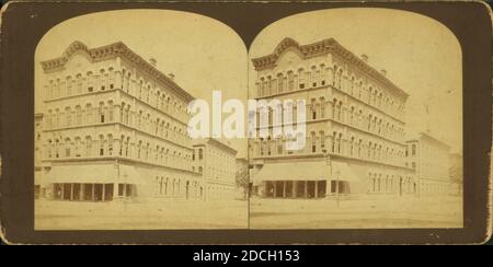 Vue stéréoscopique des salles de magasin, des bureaux et de la quincaillerie de Wilson Sewing machine co. À Cleveland, O., Sweeny, Thomas T., Ohio, Cleveland (Ohio) Banque D'Images