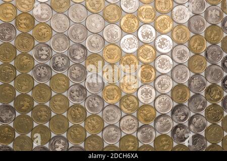 Un rouble russe pièces de fond plat de carreaux Banque D'Images