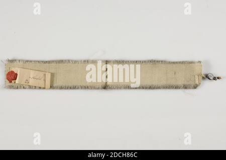 Anonyme, 18e siècle, cire d'étanchéité, plomb, papier, grain, général: 6.4 x 42cm 64 x 420mm, y compris plomb: 46 cm, long, Échantillon étroit de grain blanc avec un fil attaché avec la lettre L d'un côté et de l'autre côté la lettre N. également avec la laque rouge une note est jointe sur laquelle le modèle écrit n° 1 et l'ancien numéro d'inventaire 49 [au-dessus de la ligne] 11.79 [au-dessous de la ligne], 1879 Banque D'Images