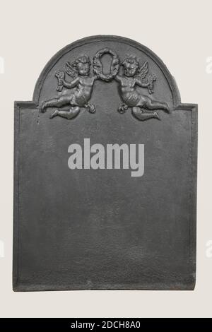 Fireback, Anonyme, 17ème siècle, fonte, général: 83 x 59.5 x 1cm 830 x 595 x 10mm, ange, feu en fer représentant deux anges tenant une couronne. La table de cuisson est rectangulaire, avec un dessus semi-circulaire. Au dos est écrit 75, 1935 Banque D'Images