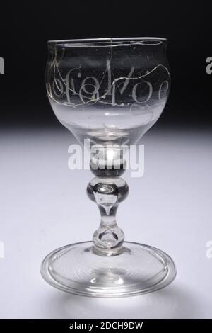 Calice, premier quart du XVIIIe siècle, général: 13.5 x 8.1cm 135 x 81mm, diamètre du pied: 8.1cm / diamètre calice: 6.5cm, 1986 Banque D'Images