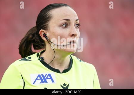 21 novembre 2020, Zurich, Stade Letzigrund, AXA Women's Super League: FC Zurich Women - FC Bâle 1893, linesman Banque D'Images