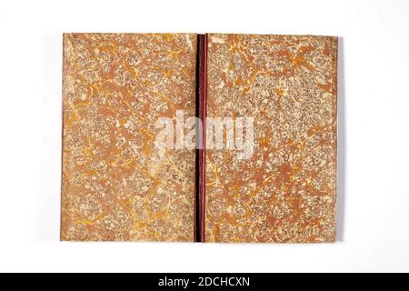 Livre d'échantillons, Anonyme, dernier quart du XVIIIe siècle, maroc, tissu, carton, encre, papier, portefeuille avec échantillons de tissu. Le portfolio contient une couverture en cuir rouge marocain imprimée avec des ECHANTILLONS DE LA FABRIQUE DE DRAPS A LEIDE. Le portefeuille se compose de huit volets avec différents échantillons de tissu, à gauche avec douze échantillons chacun et à droite avec dix-huit, douze et 22 échantillons chacun. Au-dessus des échantillons sont les inscriptions Draps Extra supra fins, couleurs de mode Unies, draps couleurs de mode Mellées, Extra supra fins, draps de Berrij, draps Ratinees, Drap de Castor, Drap de Vigone, draps bleus Banque D'Images