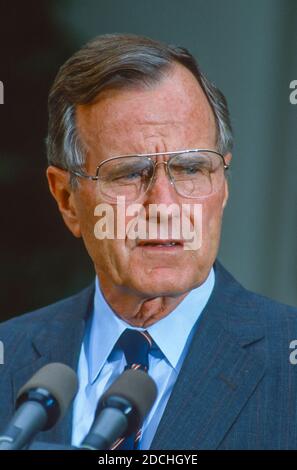 WASHINGTON, DC, Etats-Unis, le 1er JUILLET 1992 - le président américain George Bush durant la conférence de presse. Banque D'Images