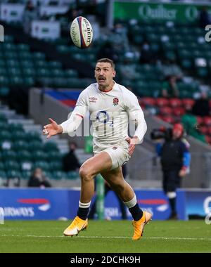 Londres, Angleterre, 21 novembre 2020, Rugby Union coupe d'automne Nations Groupe A, Angleterre contre Irlande, Twickenham, 2020, 21/11/2020 Jonny May d'Angleterre lance le ballon et continue à marquer leur deuxième essai Credit:Paul Harding/Alamy Live News Banque D'Images