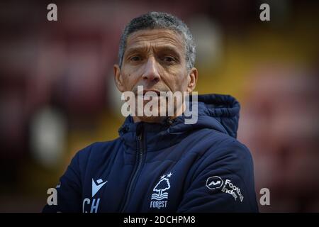 BARNSLEY, ANGLETERRE. 21 NOVEMBRE. Chris Hughton, directeur de la forêt de Nottingham, lors du match de championnat Sky Bet entre Barnsley et la forêt de Nottingham à Oakwell, Barnsley, le samedi 21 novembre 2020. (Credit: Jon Hobley | MI News) Credit: MI News & Sport /Alay Live News Banque D'Images