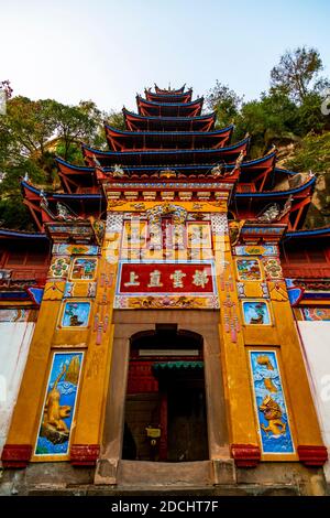 Vue sur la pagode Shi Baozhai sur le fleuve Yangtze près de Wanzhou, Chongqing, République Populaire de Chine, Asie Banque D'Images