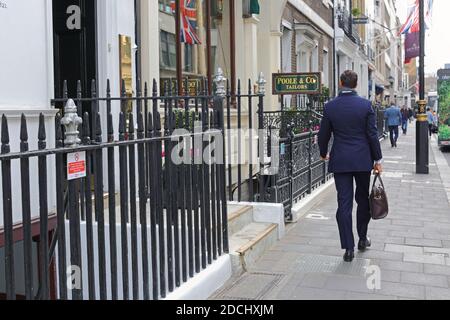 Les plus grands tailleurs de Londres dans Savile Row, la rue suitting la plus célèbre au monde. Banque D'Images