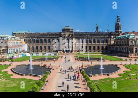 Place centrale des bâtiments de Zwinger à Dresde, Allemagne Banque D'Images