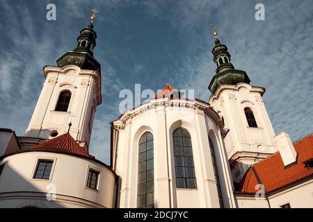 Monastère de Strahov à Prague, monument de l'architecture tchèque. Le plus ancien monastère est l'ordre des Monks prémonstruants. Banque D'Images