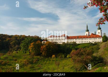 Monastère de Strahov le jour de l'automne. Paysage d'automne. Banque D'Images