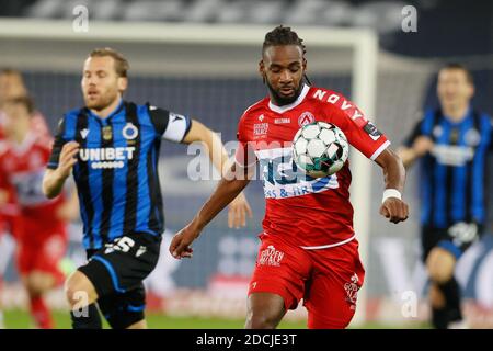 Ilombe Mboyo de Kortrijk photographié en action lors d'un match de football entre le Club Brugge et KV Kortrijk, samedi 21 novembre 2020 à Bruges, le jour 13 o Banque D'Images