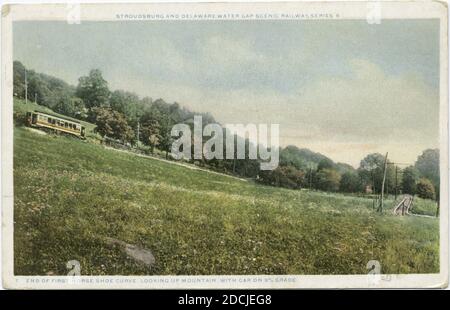 Fin de la première courbe de chaussure de cheval, regarder la montagne avec voiture sur 9% de pente, Stroudsburg et Delaware Water Gap Scenic Railway série 8, image fixe, cartes postales, 1898 - 1931 Banque D'Images