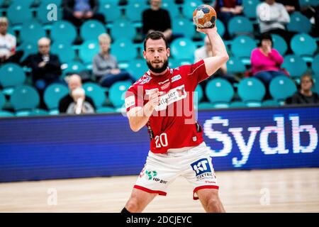 Kolding, Danemark. 21 novembre 2020. Mads Christiansen (20) de Aalborg Handball vu dans le match de la Ligue danoise de Handball entre KIF Kolding et Aalborg Handball à Sydbank Arena à Kolding. (Crédit photo : Gonzales photo/Alamy Live News Banque D'Images