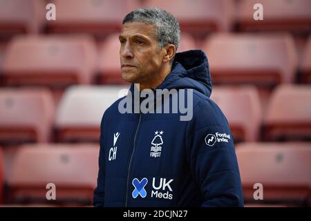 BARNSLEY, ANGLETERRE. 21 NOVEMBRE. Chris Hughton, directeur de la forêt de Nottingham, lors du match de championnat Sky Bet entre Barnsley et la forêt de Nottingham à Oakwell, Barnsley, le samedi 21 novembre 2020. (Credit: Jon Hobley | MI News) Credit: MI News & Sport /Alay Live News Banque D'Images