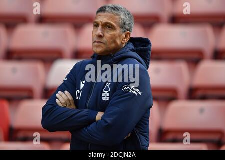 BARNSLEY, ANGLETERRE. 21 NOVEMBRE. Chris Hughton, directeur de la forêt de Nottingham, lors du match de championnat Sky Bet entre Barnsley et la forêt de Nottingham à Oakwell, Barnsley, le samedi 21 novembre 2020. (Credit: Jon Hobley | MI News) Credit: MI News & Sport /Alay Live News Banque D'Images