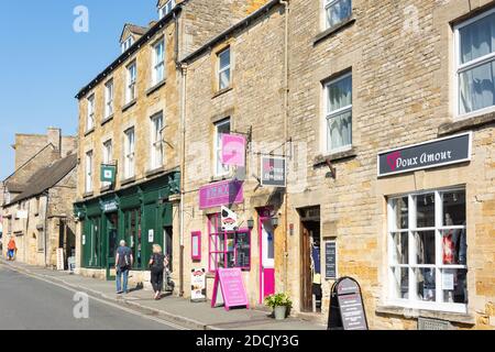 Street Scene, Digbeth Street, Stow-on-the-Wold, Gloucestershire, Angleterre, Royaume-Uni Banque D'Images