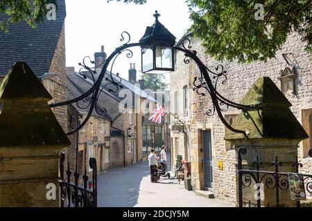Church Street, Stow-on-the-Wold, Gloucestershire, Angleterre, Royaume-Uni Banque D'Images
