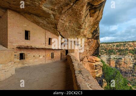 Long House Cliff House Pueblo construction indigène, parc national de Mesa Verde, Colorado, États-Unis. Banque D'Images